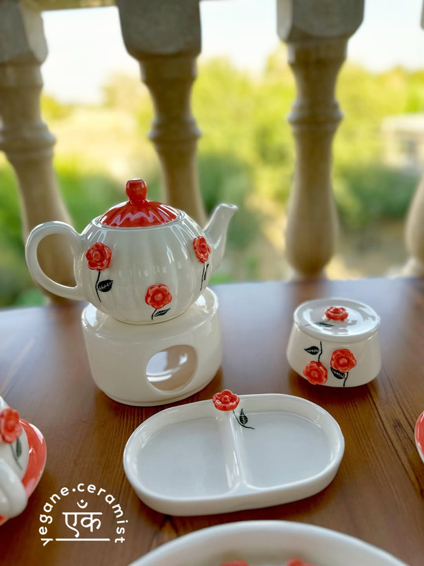 سرویس صبحانه خوری گل برجسته فوق زیبا